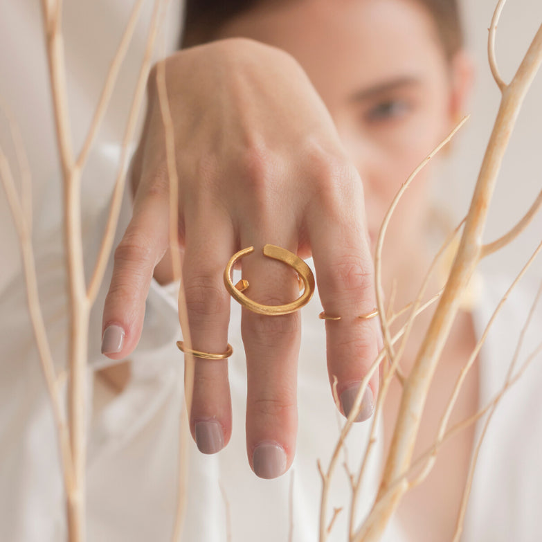 Anillo Plusia - Luisa Lōpez